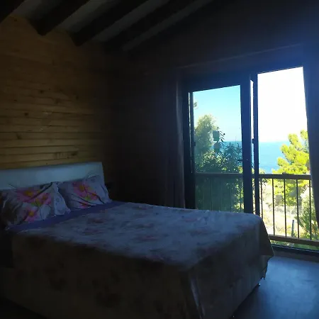 Karaburun Deniz Dibinde 2+1 Ev Kosedere